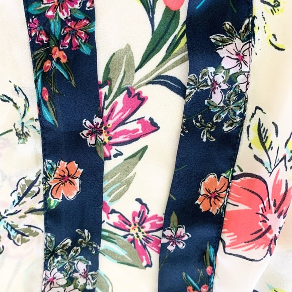 Time and Tru Safari Floral Coverup - Picture 6 of 7